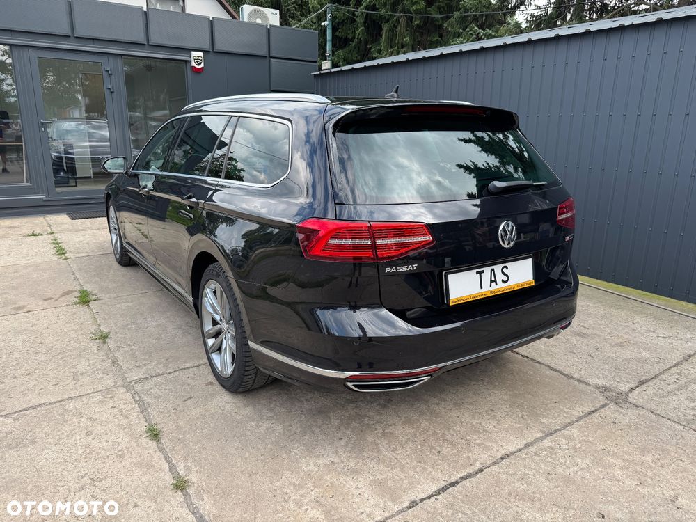 Volkswagen Passat - 4