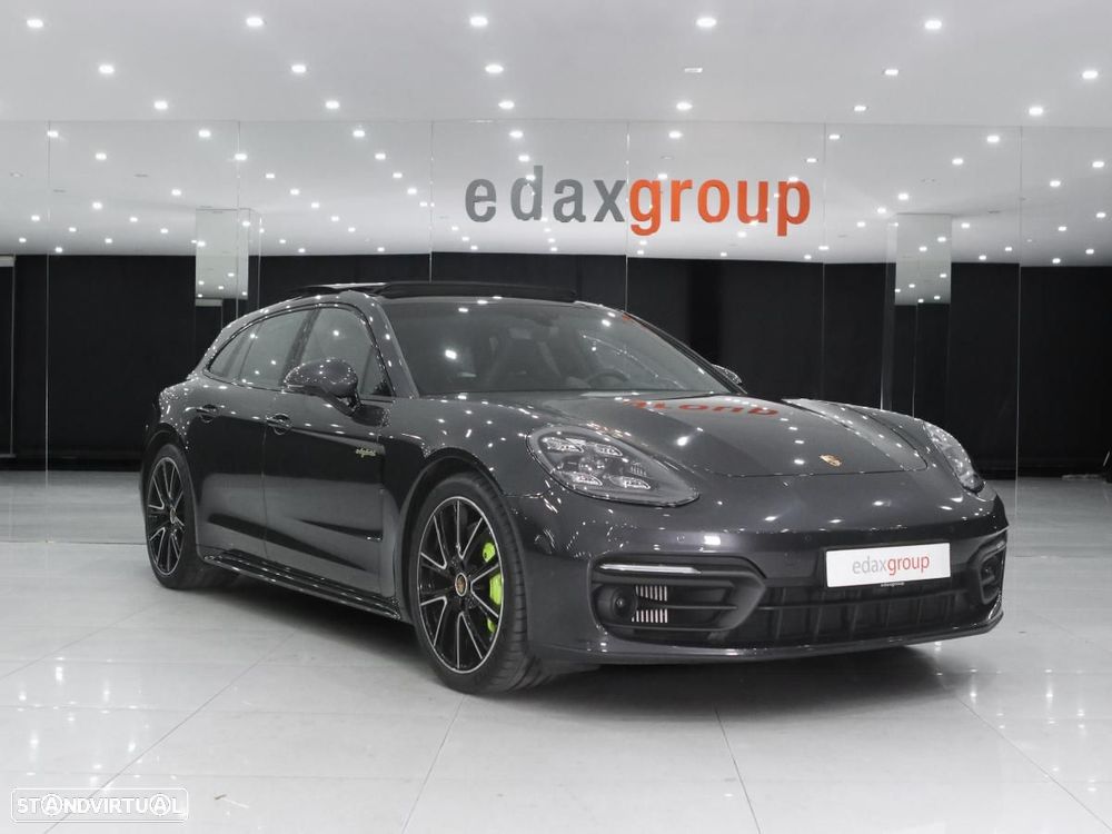Porsche Panamera Sport Turismo 4S E-Hybrid - 1