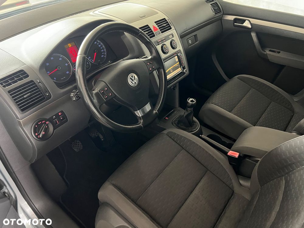 Volkswagen Touran 2.0 TDI DPF BlueMotion Technology Comfortline - 11