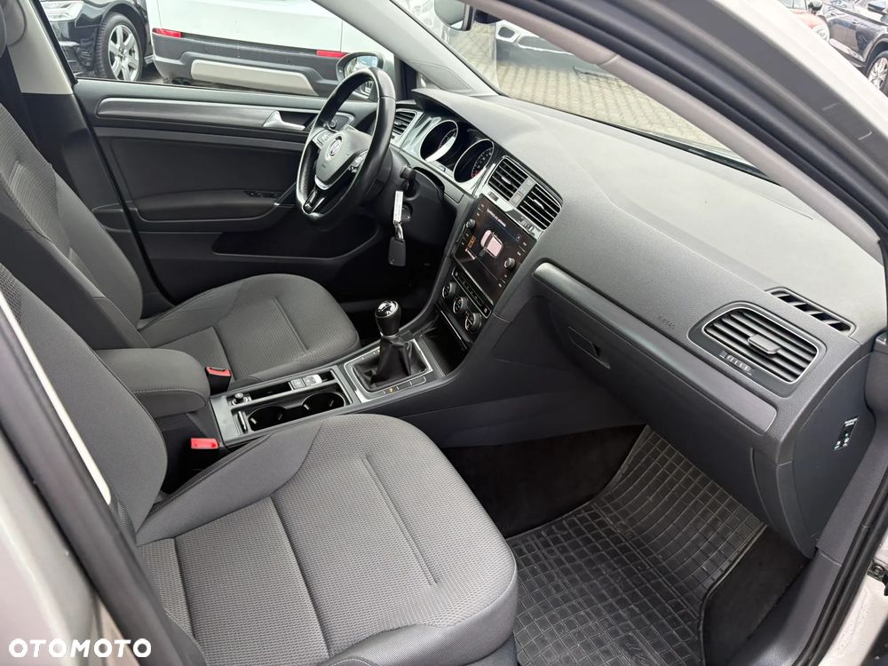 Volkswagen Golf 1.5 TSI BMT Comfortline - 25