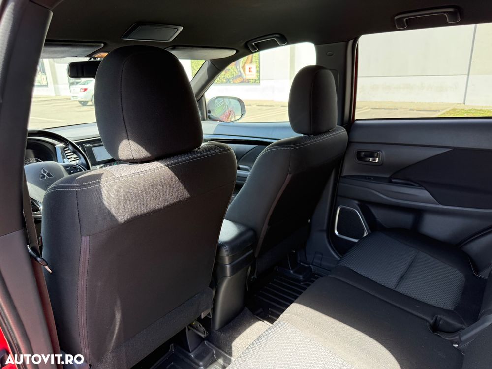 Mitsubishi Outlander - 6