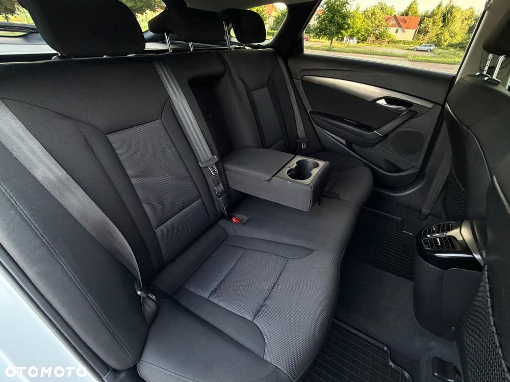 Hyundai i40 Kombi 1.6 Trend - 33