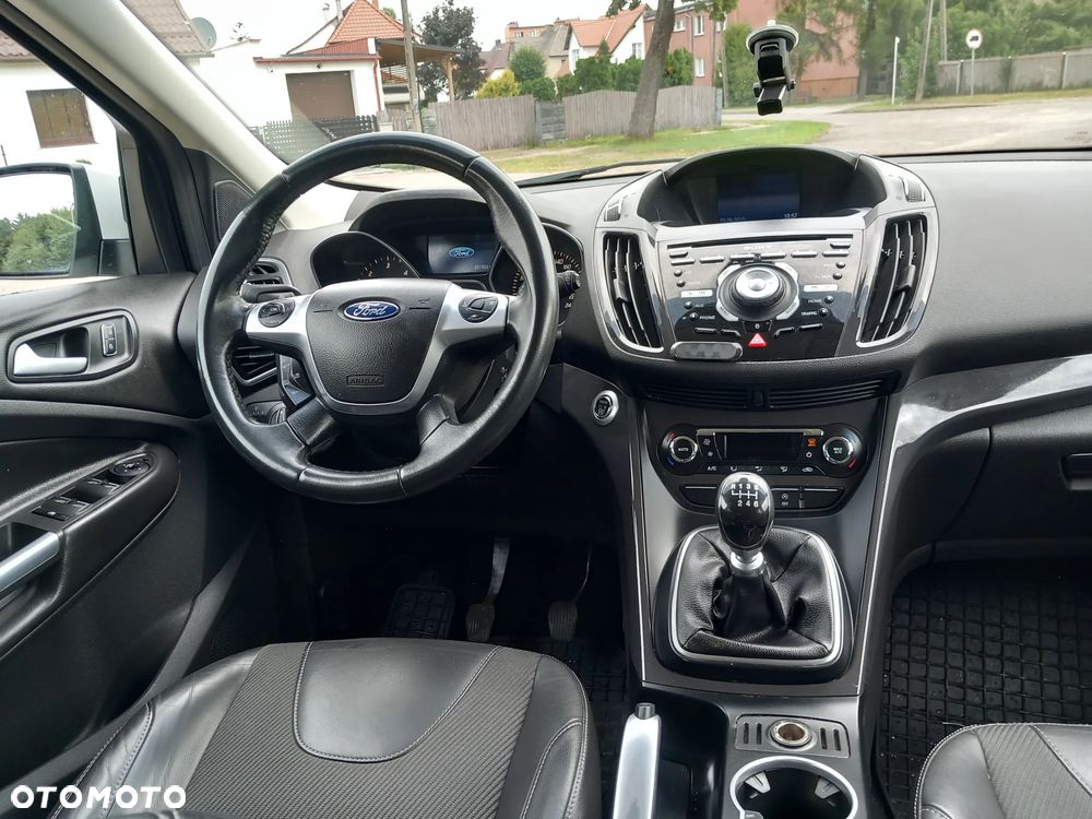 Ford Kuga - 38