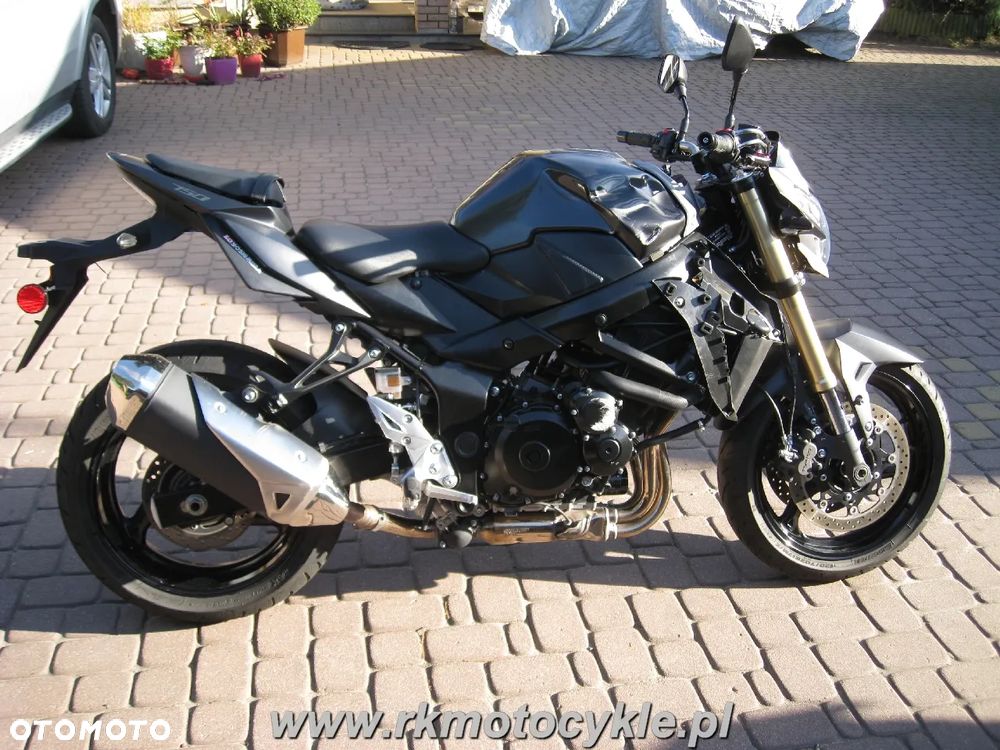 Suzuki GSX - 2