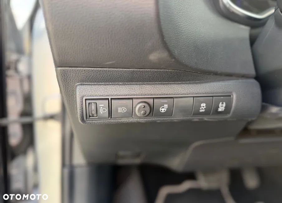 Toyota Corolla - 10