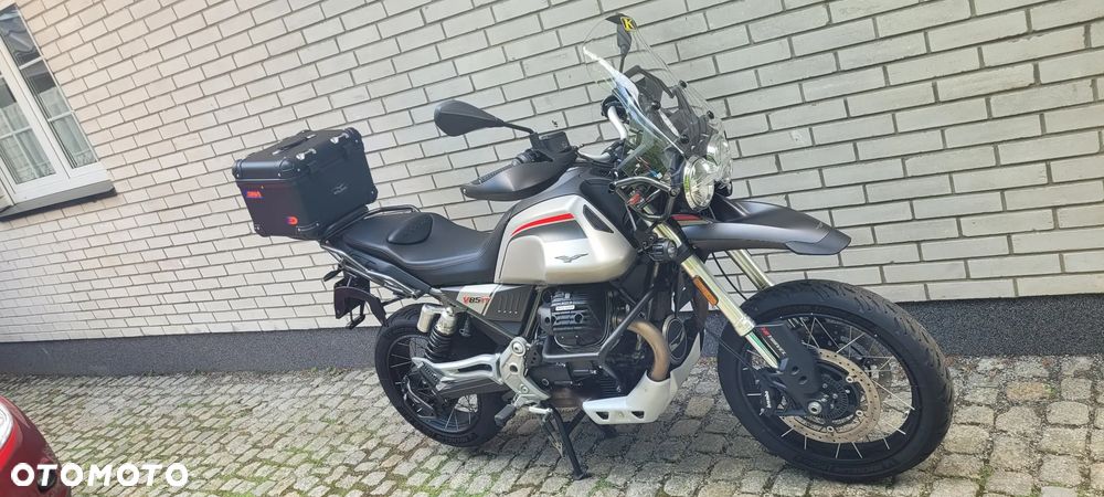 Moto Guzzi V85 - 2