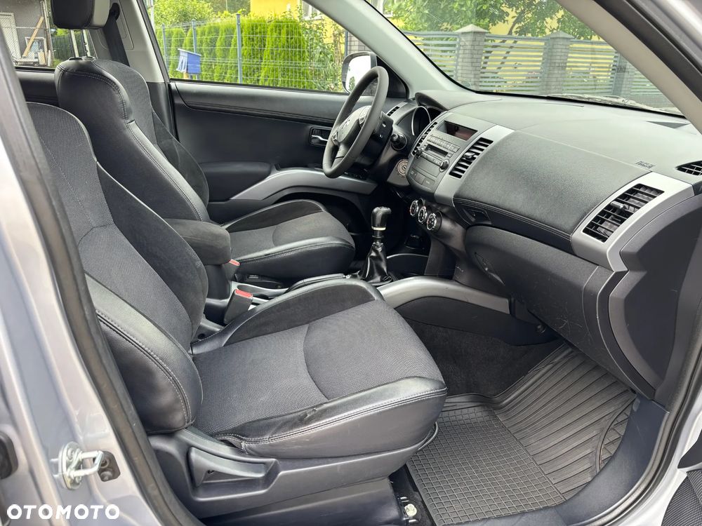 Mitsubishi Outlander 2.2 DI-D ClearTec 2WD Invite - 9