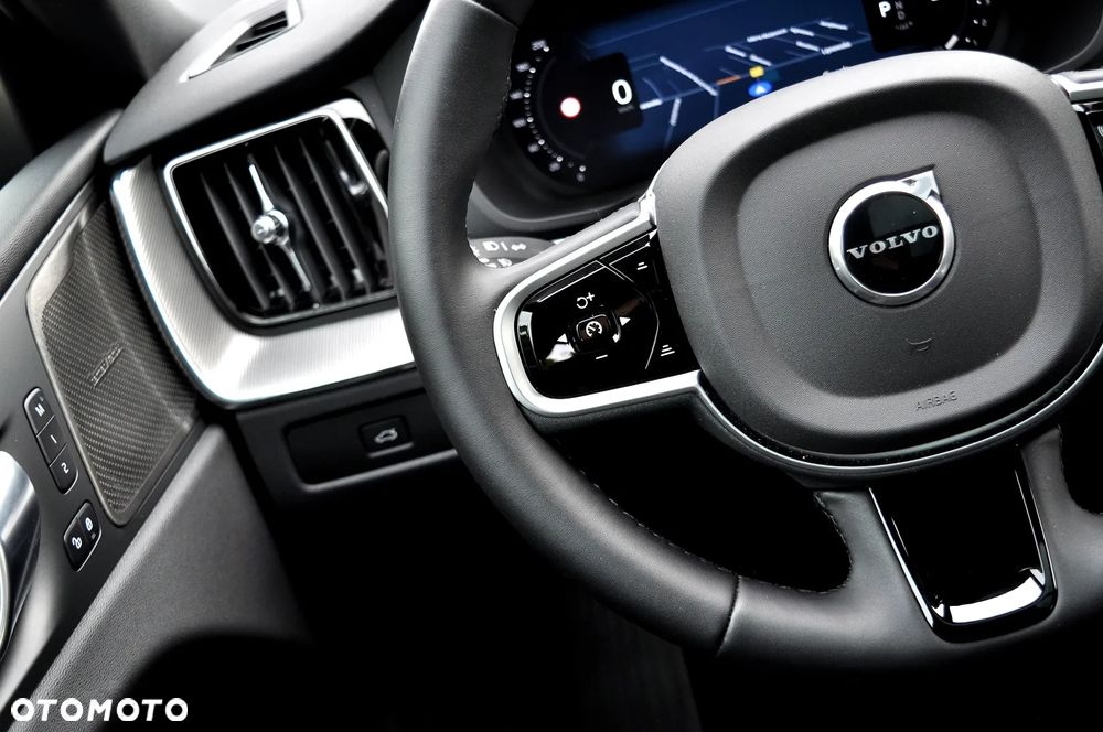 Volvo XC 60 B5 B AWD Plus Dark - 26