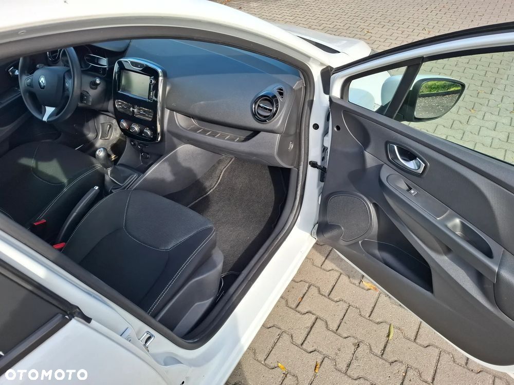 Renault Clio - 25