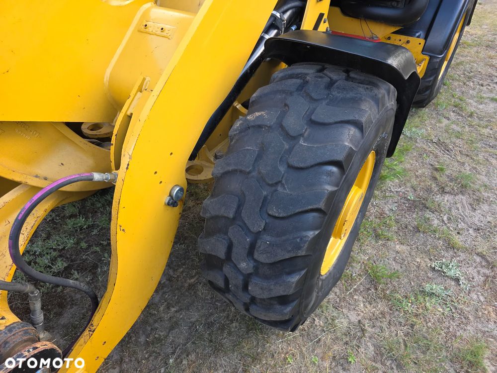Caterpillar CAT 906 - 2