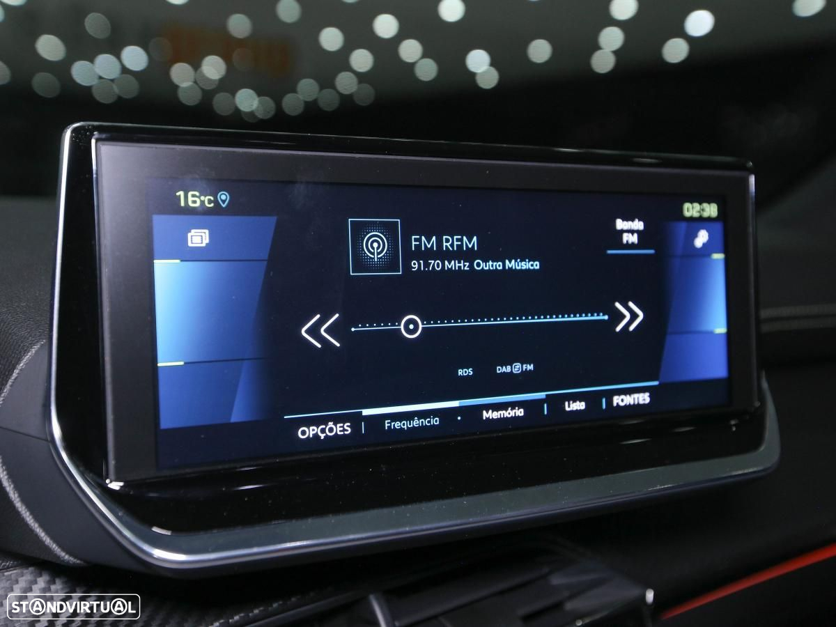 Peugeot e-2008 50 kWh GT - 17
