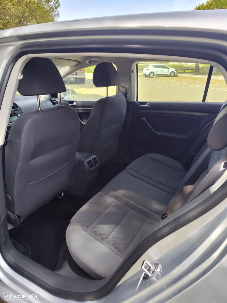 VW Golf 1.9 TDi Confortline DSG - 31