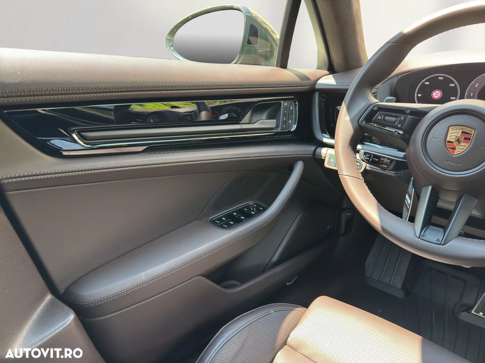 Porsche Panamera 4 - 12