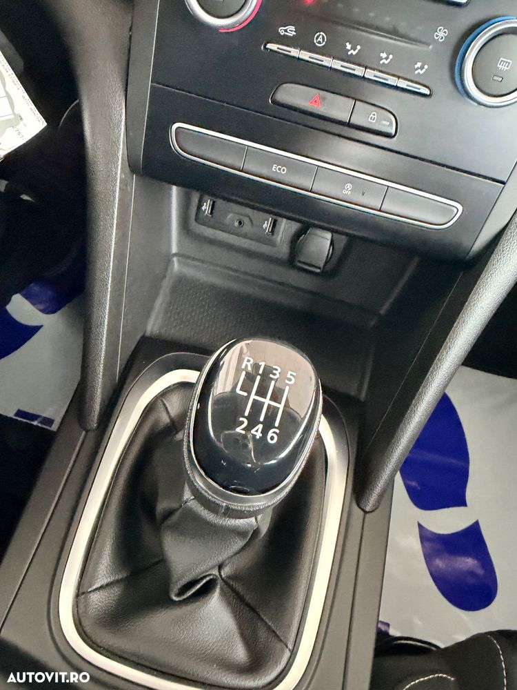 Renault Megane BLUE dCi 115 ZEN - 19