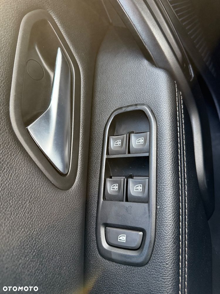 Dacia Duster 1.0 TCe SL Celebration - 11