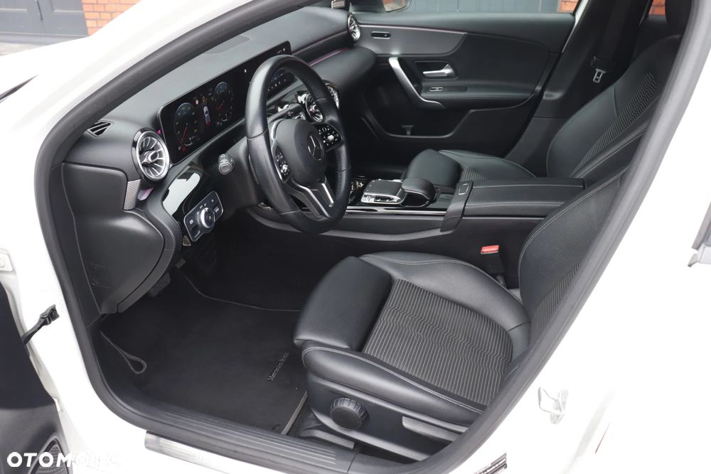 Mercedes-Benz Klasa A 200 7G-DCT - 22