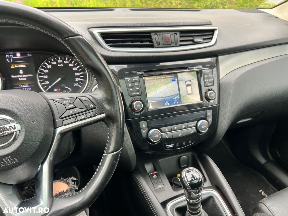 Nissan Qashqai 1.6 DCI Start/Stop Tekna - 24