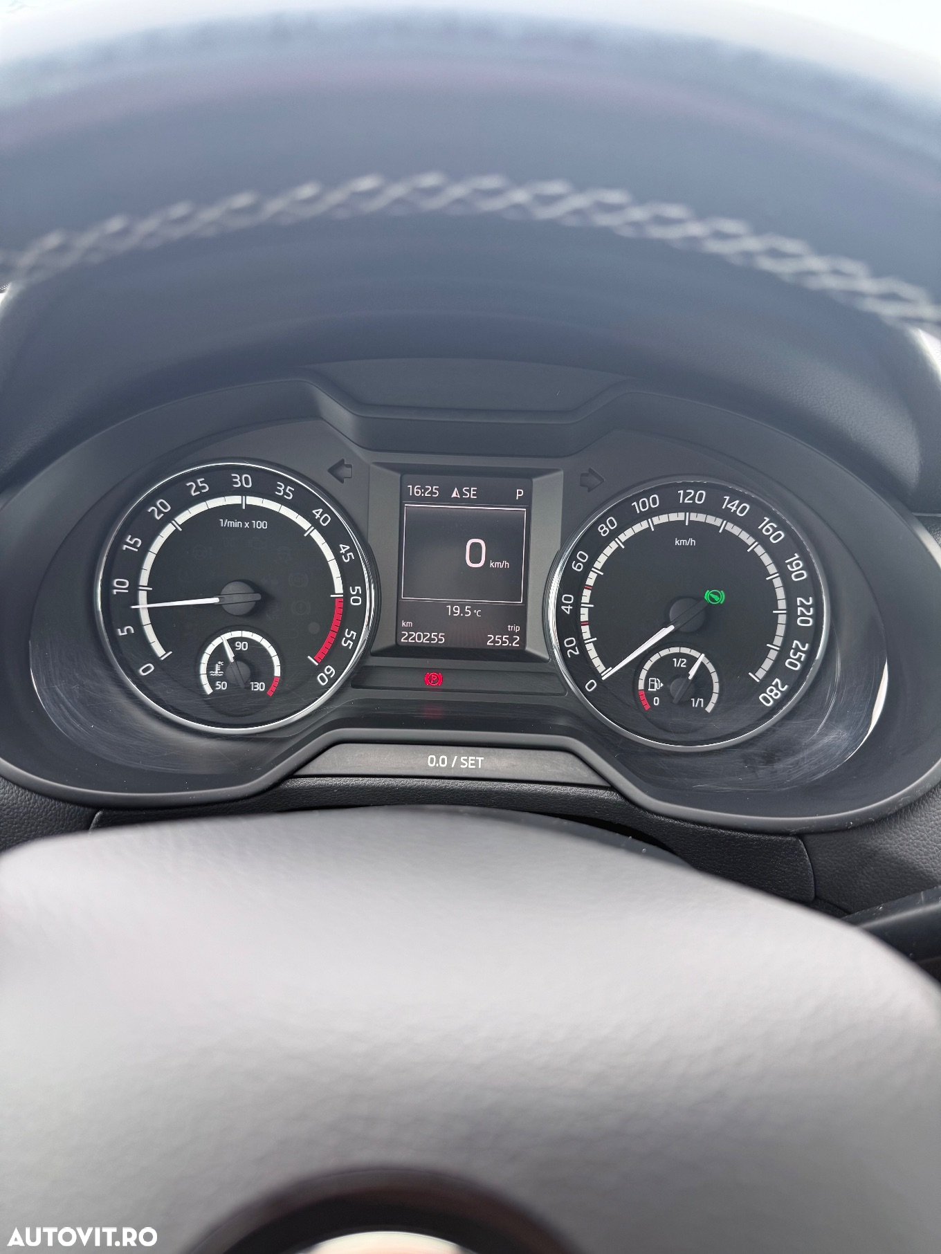 Skoda Octavia 2.0 TDI DSG RS - 14
