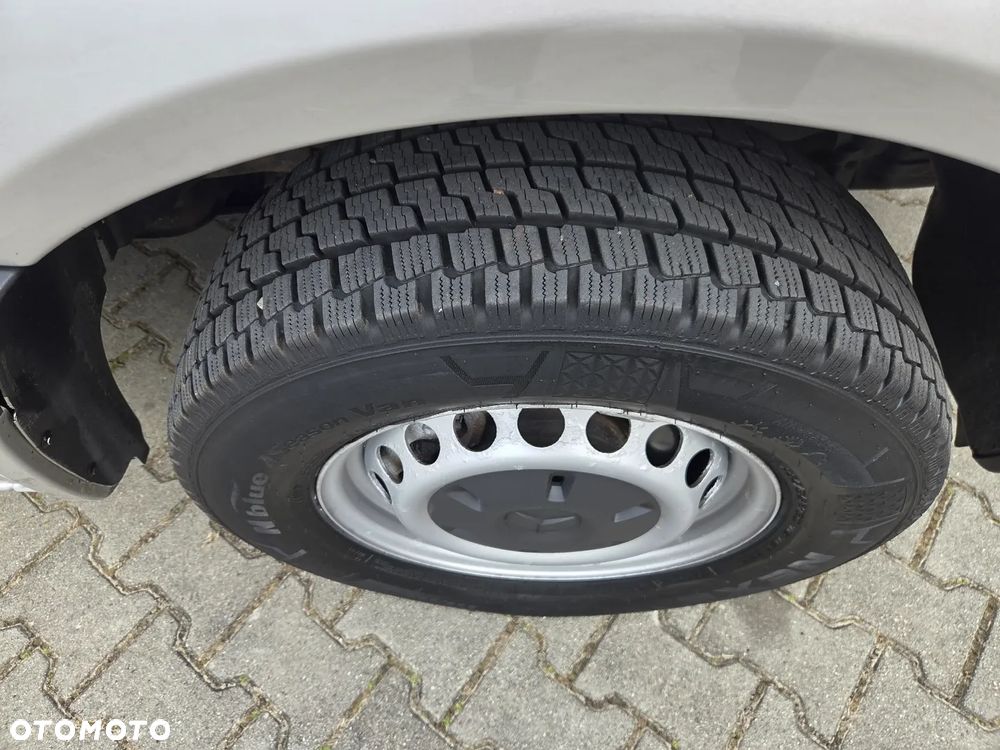 Mercedes-Benz Sprinter - 9