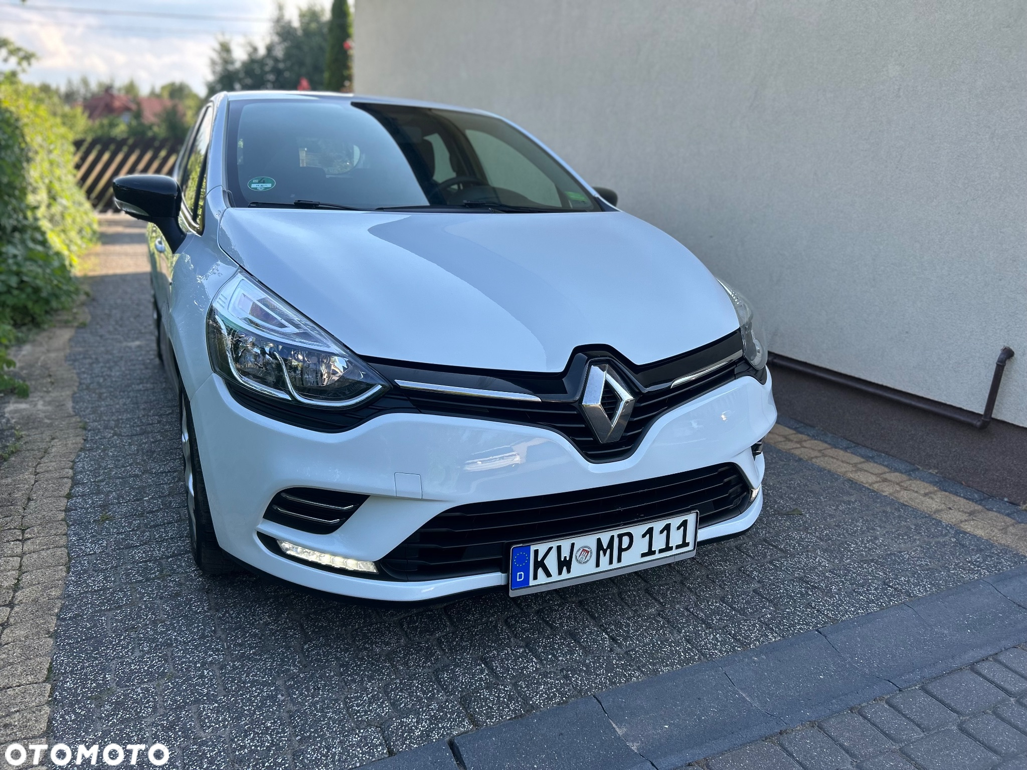 Renault Clio 1.2 16V Limited EU6 - 14