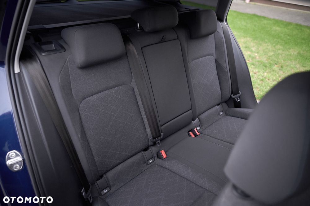 Volkswagen Golf - 25
