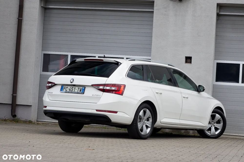 Skoda Superb 1.6 TDI Ambition - 8