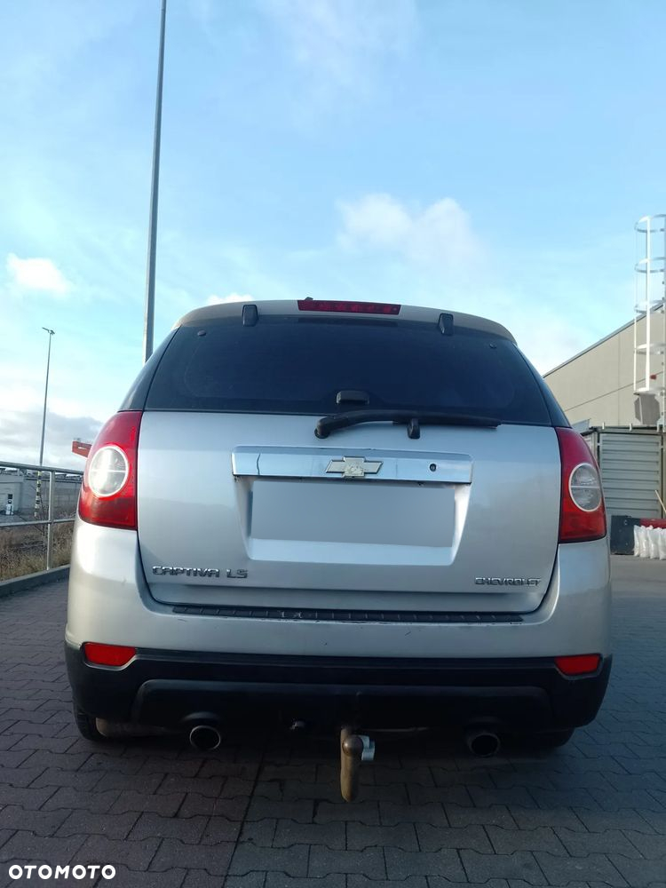Chevrolet Captiva 2.4 LS 5os - 2