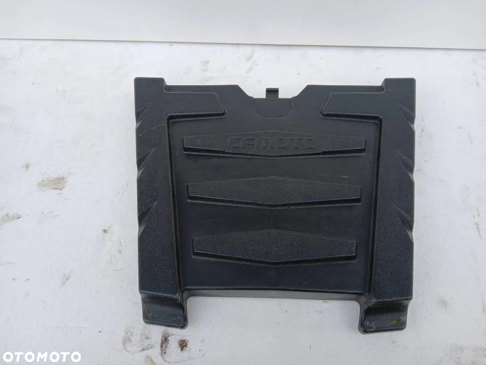 CF MOTO 800 820 OSLONA BAGAZNIKA AKUMULATORA - 2