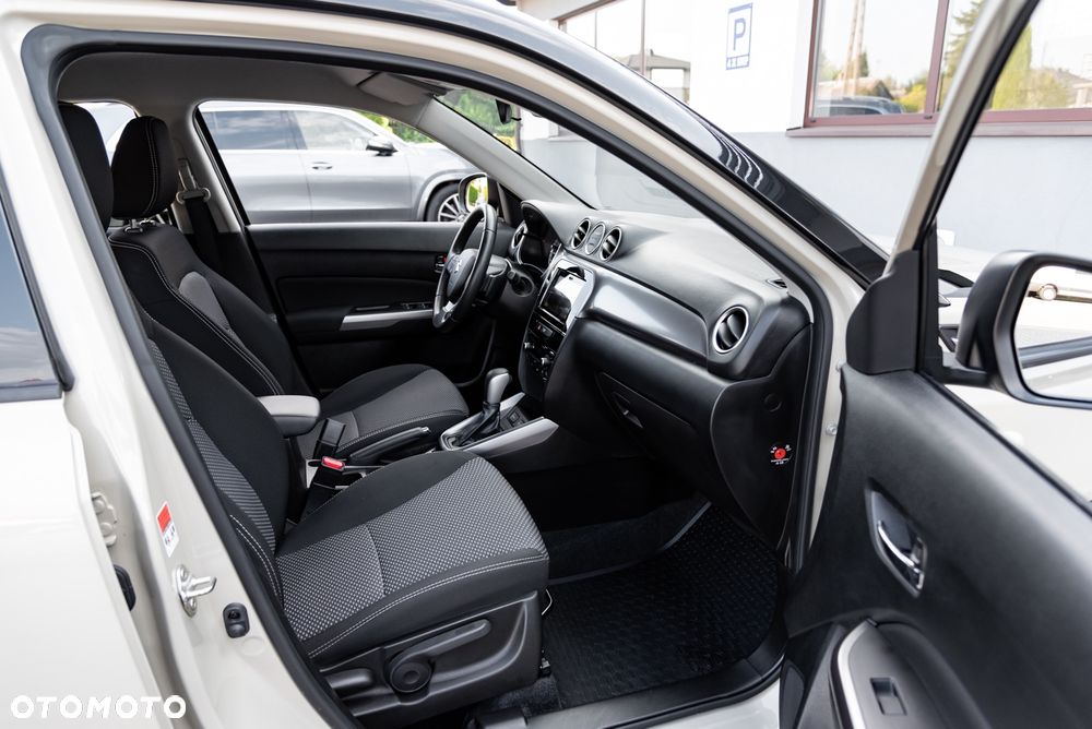 Suzuki Vitara 1.5 Dualjet Hybrid AGS Comfort+ "SHINKAI" - 25