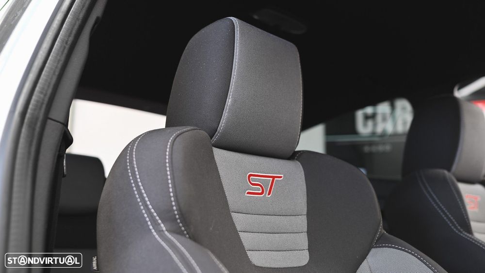 Ford Fiesta 1.6 EcoBoost ST - 34