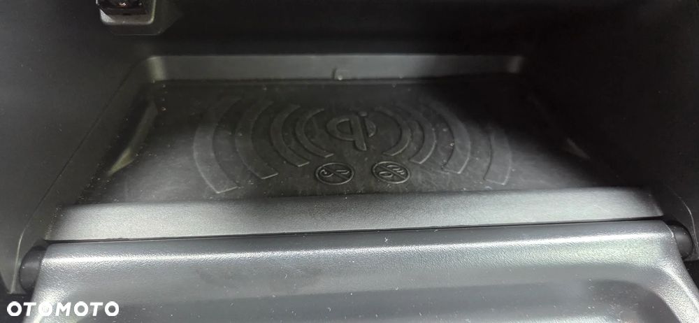 Peugeot 2008 PureTech 130 EAT8 GT - 17