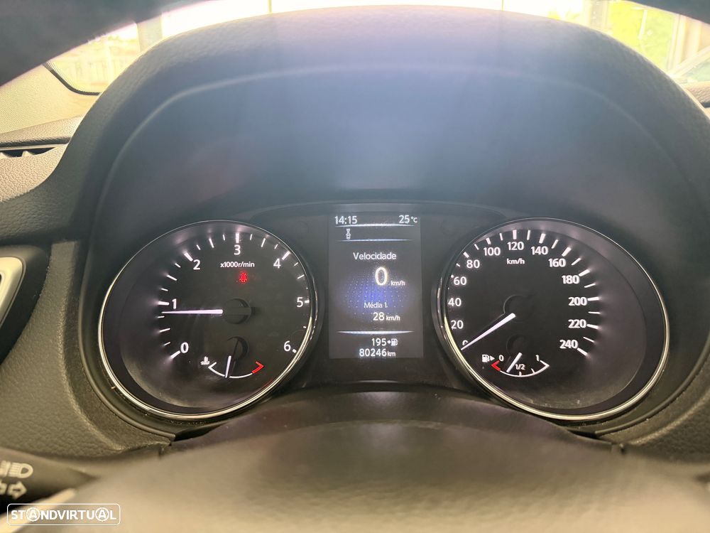 Nissan Qashqai 1.5 dCi N-Connecta 18 - 23
