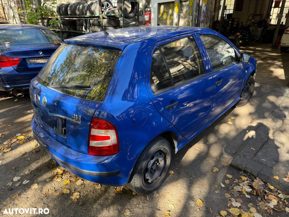 Dezmembrez Skoda Fabia 1 facelift albastru 1,2 benzina 2006 - 5