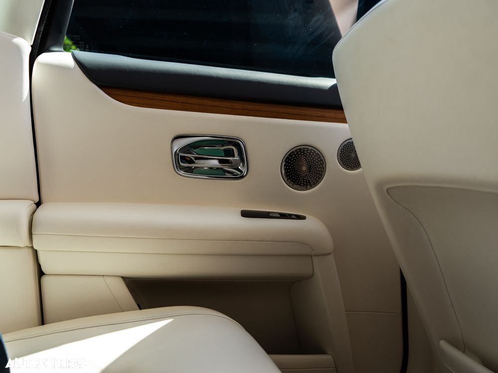 Rolls-Royce Ghost - 40