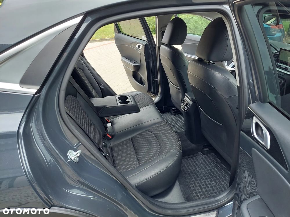 Kia XCeed 1.5 T-GDI Business Line DCT - 32