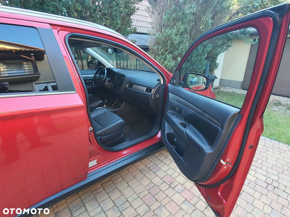 Mitsubishi Outlander 2.2 DID Instyle Navi 4WD - 19