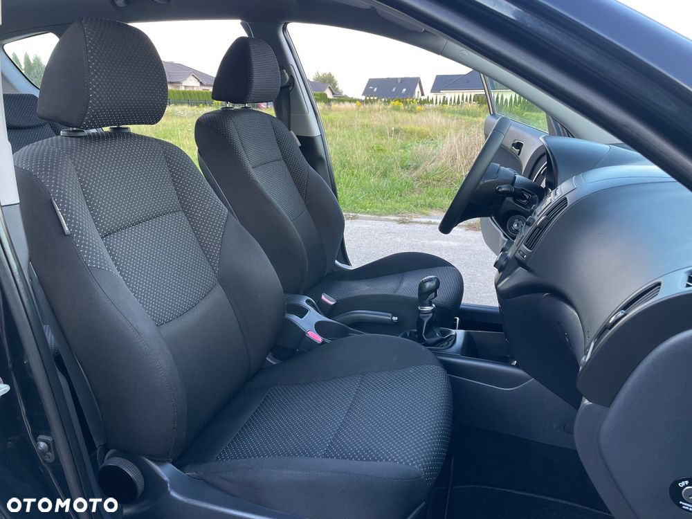 Hyundai i30 i30cw 1.6 CRDi blue Classic - 17