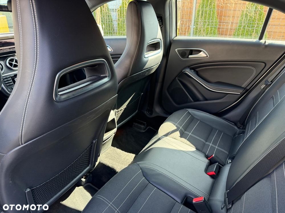 Mercedes-Benz Klasa A 180 (BlueEFFICIENCY) - 14