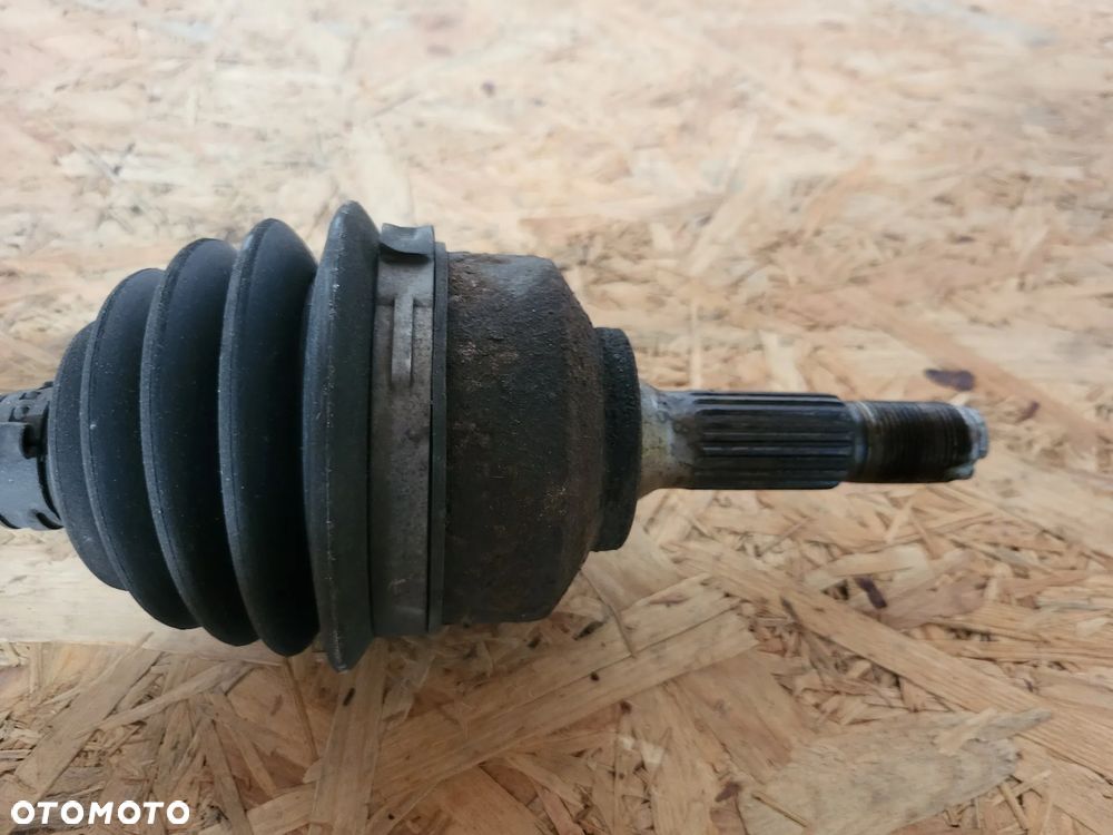 Półoś lewa przednia Peugeot 208 1.6 VTI - 3