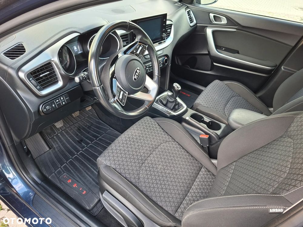 Kia Ceed 1.6 CRDi SCR M - 15