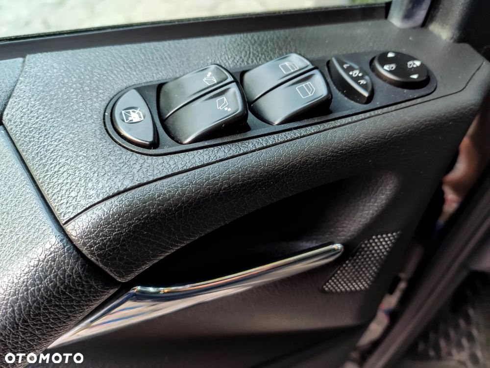 Mercedes-Benz Viano - 17