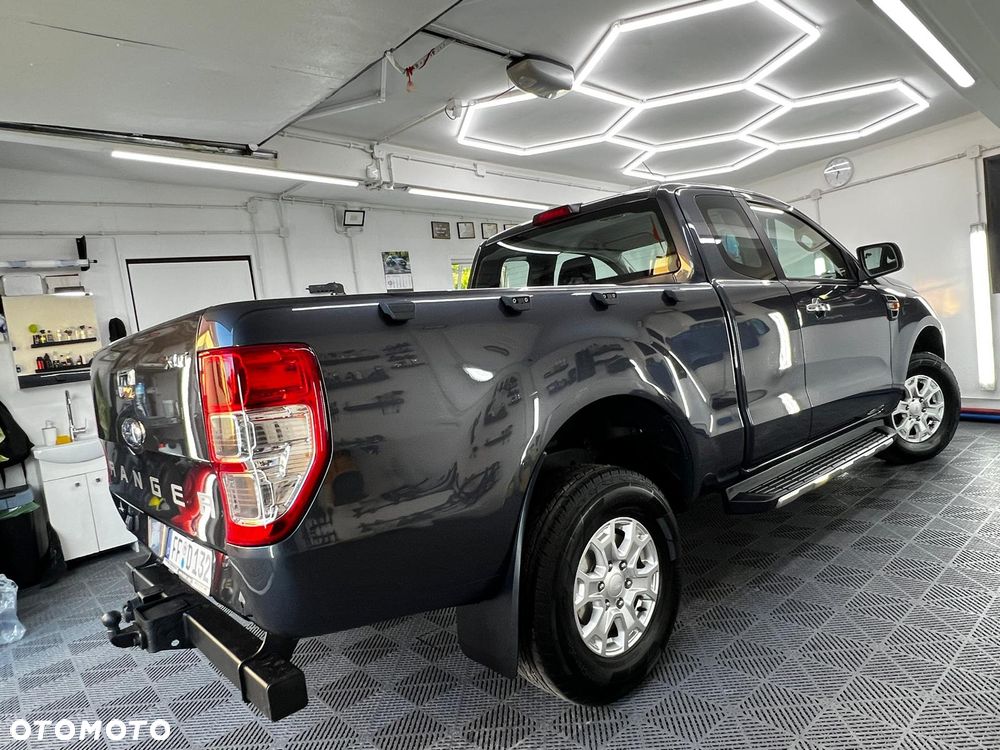 Ford Ranger XLT - 36