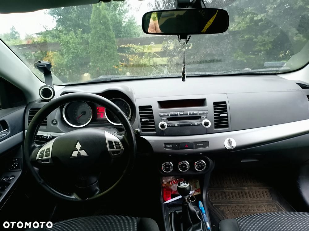 Mitsubishi Lancer 1.8 Invite - 8