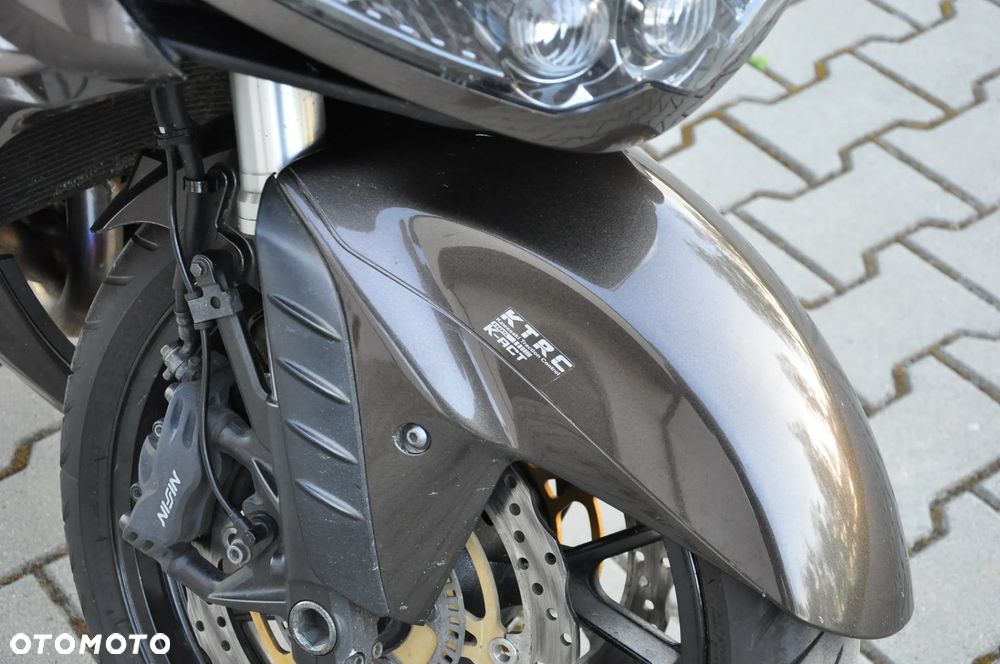 Kawasaki GTR - 18