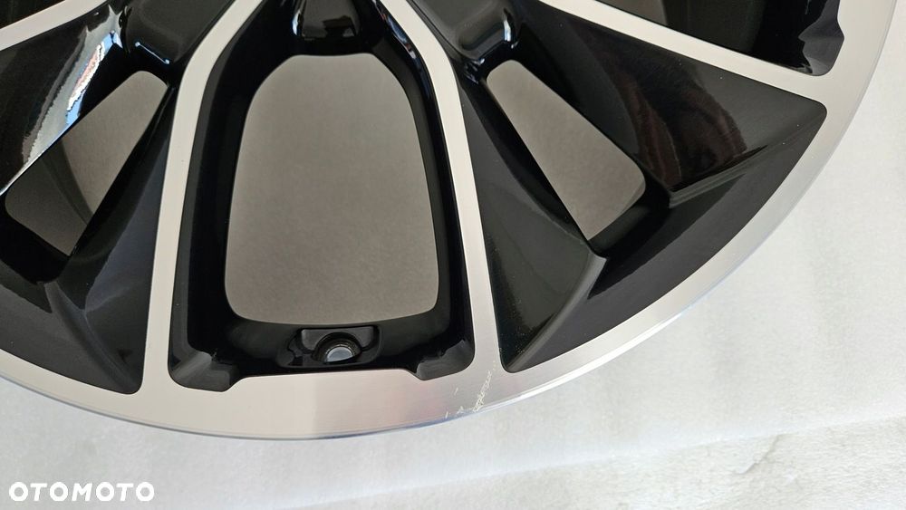 FELGA HYUNDAI i30 III TUCSON 8x19 19 ET55 5x114,3 - 6