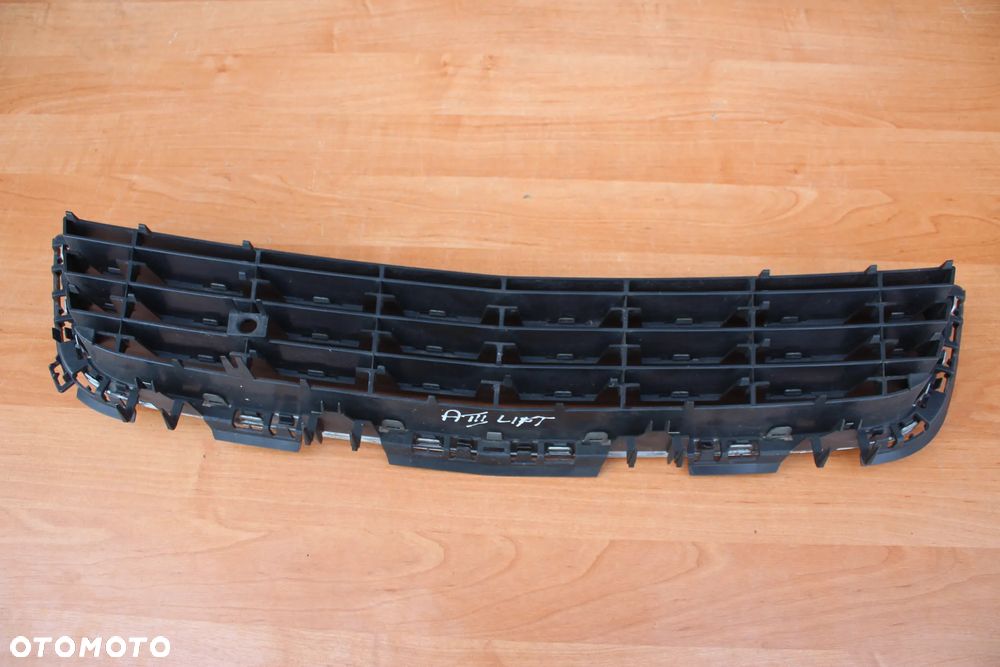 DOLNA KRATKA ŚRODKOWA ZDERZAKA OPEL ASTRA H PO LIFT BARDZO ŁADNA - 8