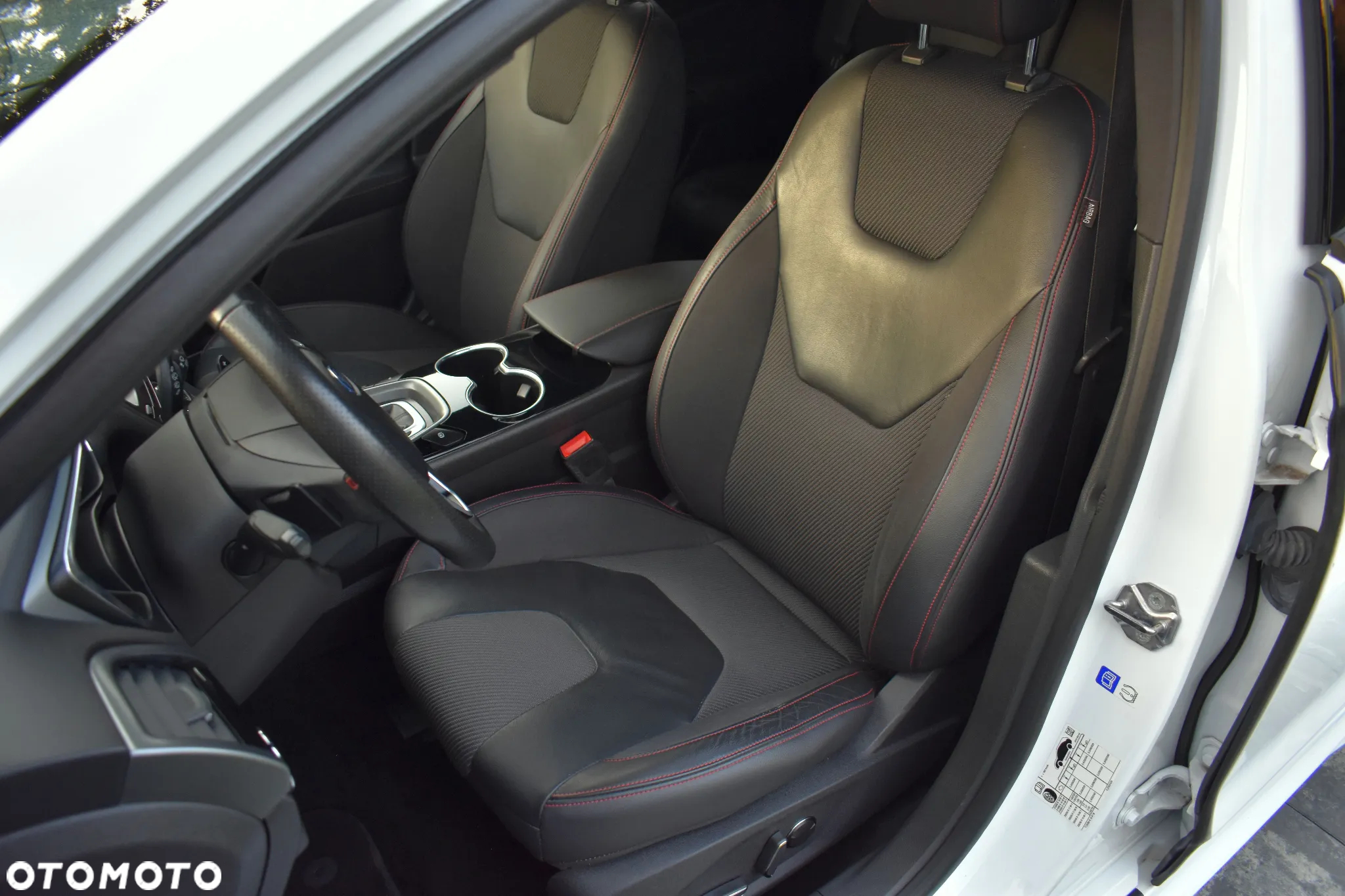 Ford Mondeo 2.0 TDCi Titanium PowerShift - 25