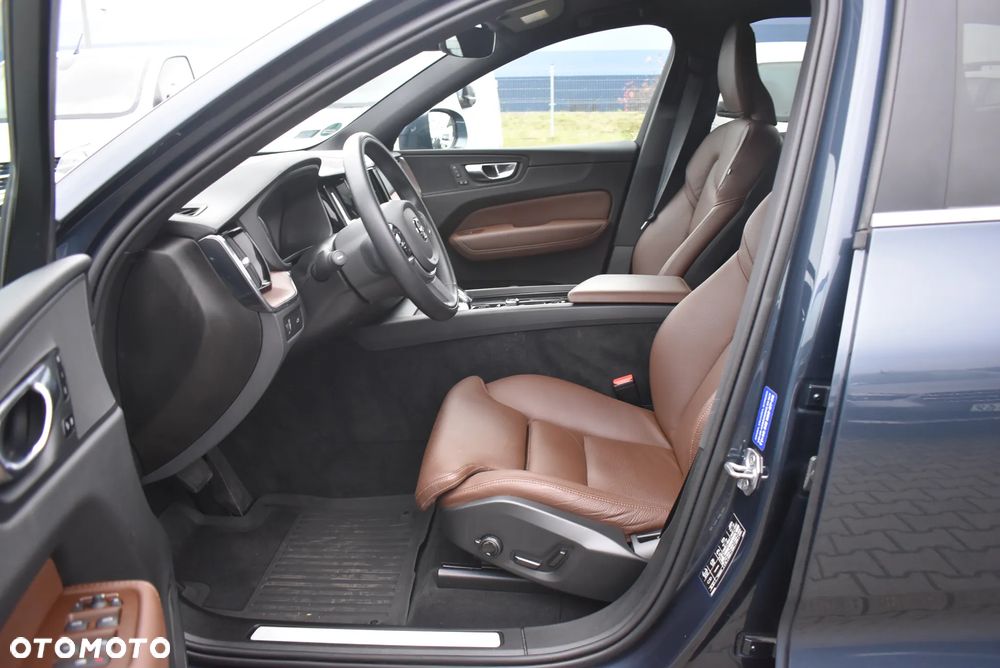 Volvo XC 60 B5 B AWD Inscription - 10