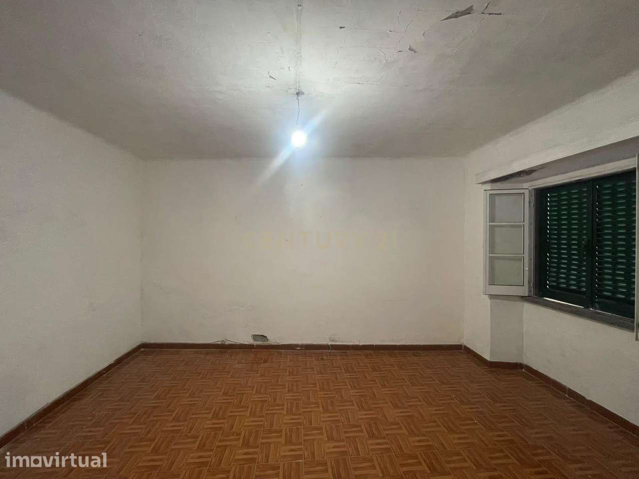 Moradia T3 com Garagem na Ribeira Grande | Potencial de Investimento - Grande imagem: 4/27