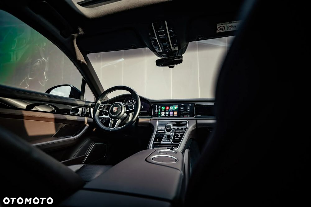 Porsche Panamera 4 - 8